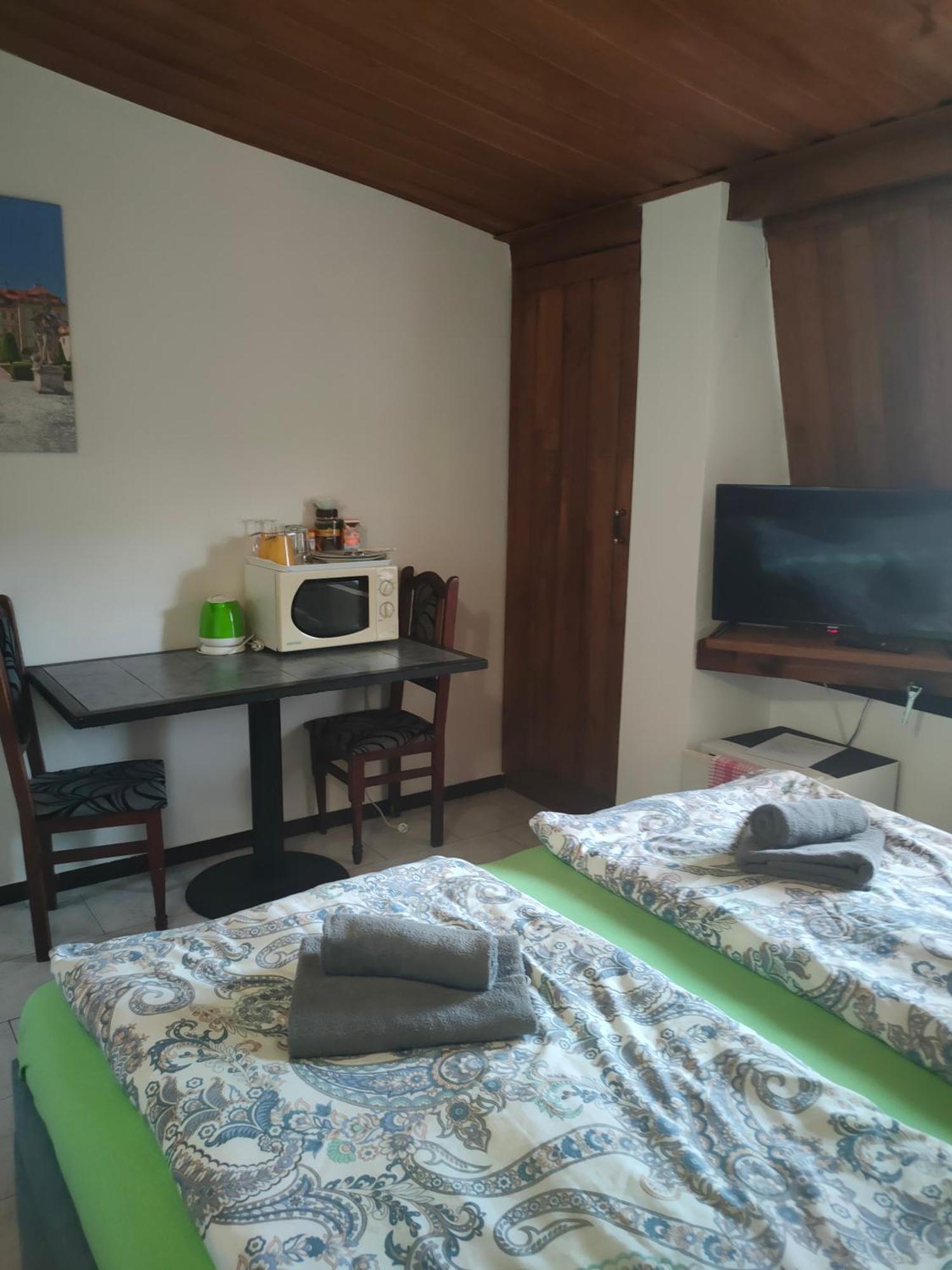 Penzion Rony Radejov Bagian luar foto